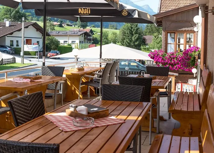 Wilder Mann بيت ضيافة *